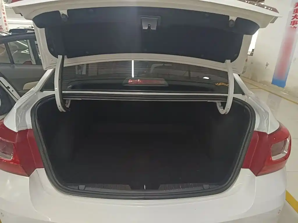 Chevrolet Cruze — миниатюра 19