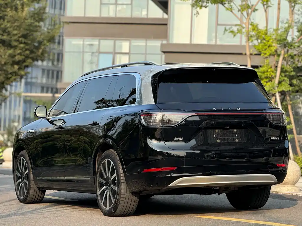 AITO ASK THE WORLD M9