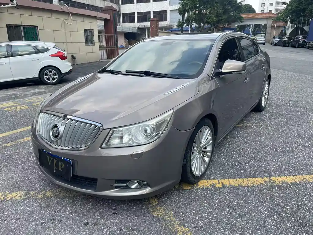 Buick LaCrosse 2011