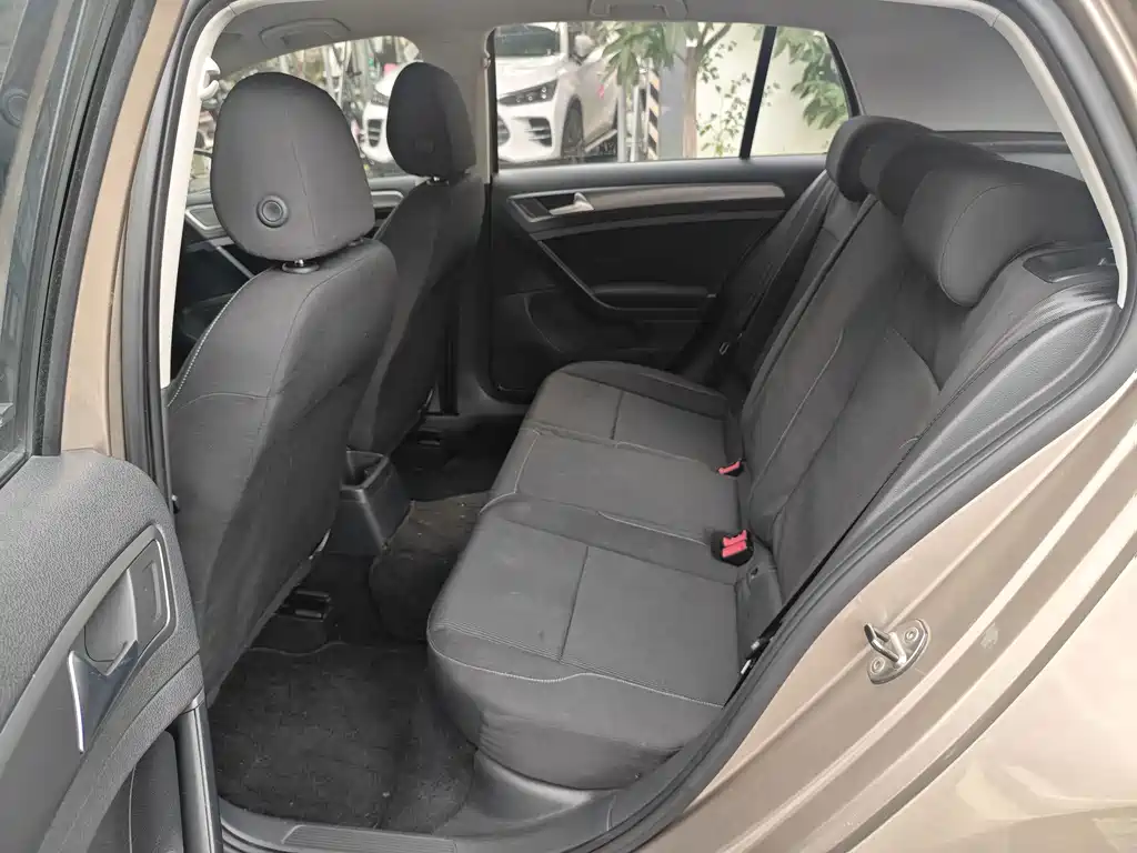Volkswagen Golf — миниатюра 14