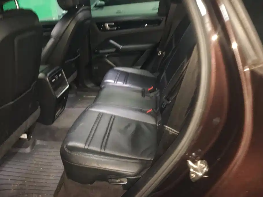 Porsche Cayenne — миниатюра 11