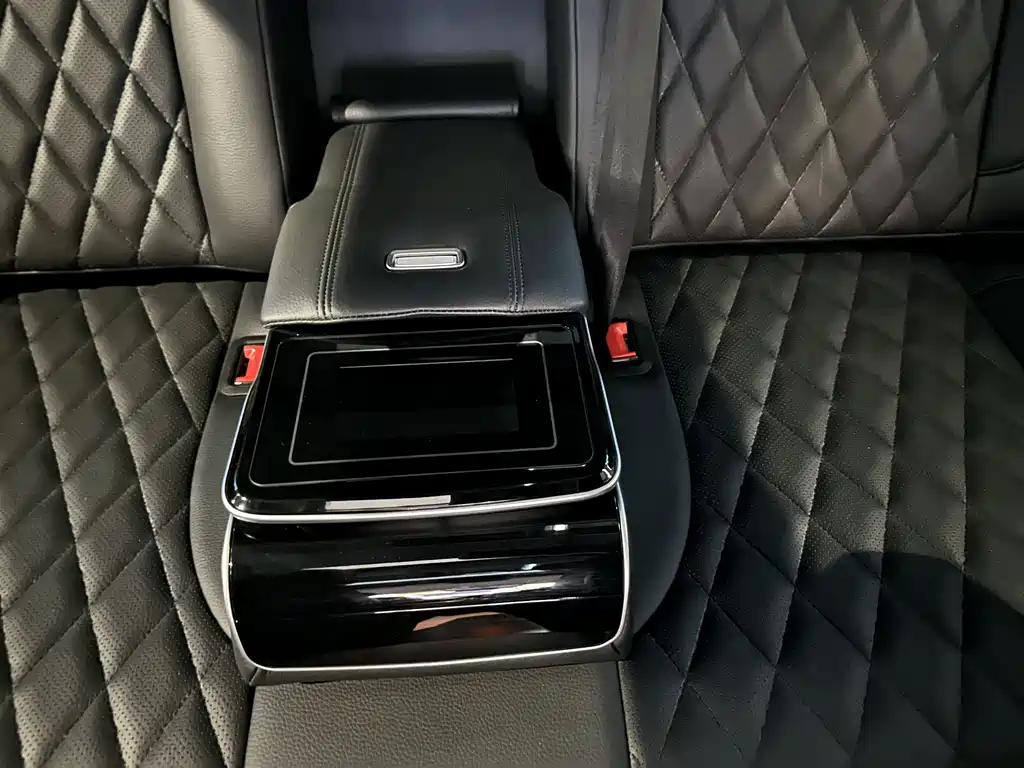 Mercedes-Benz V-Class — миниатюра 30