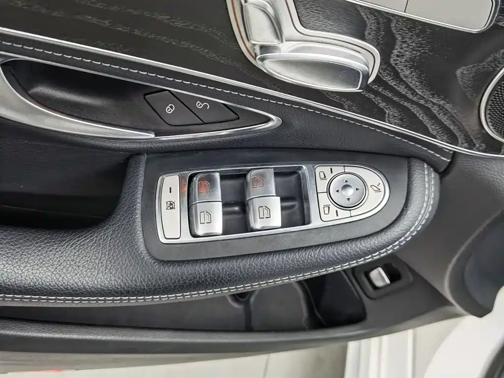 Mercedes-Benz C-Class — миниатюра 9