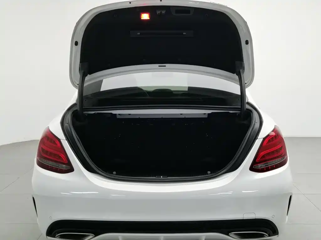 Mercedes-Benz C-Class — миниатюра 16