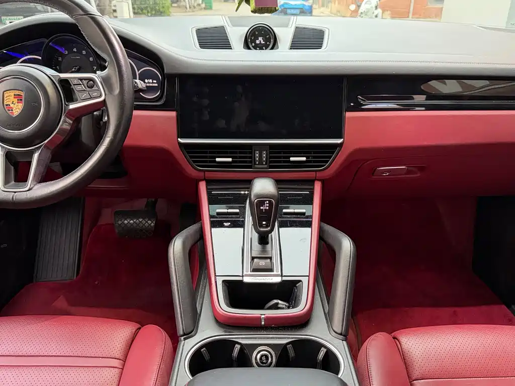 Porsche Cayenne — миниатюра 14