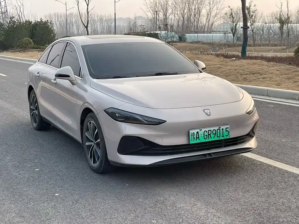ROEWE D7