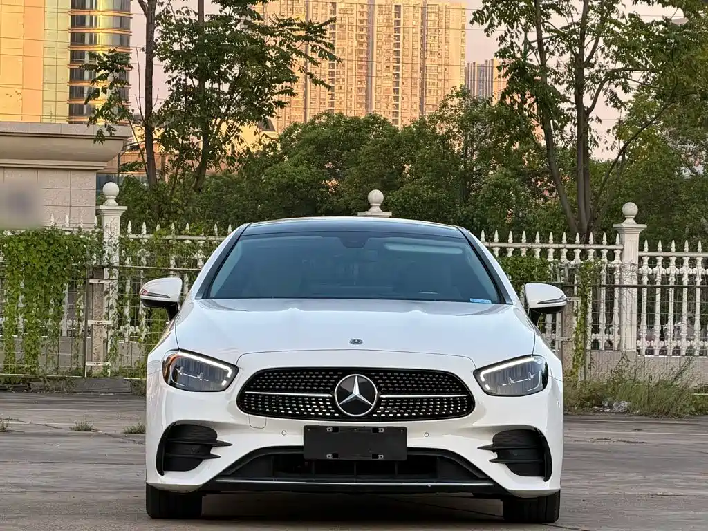 Mercedes-Benz E-Class (Import) — миниатюра 12