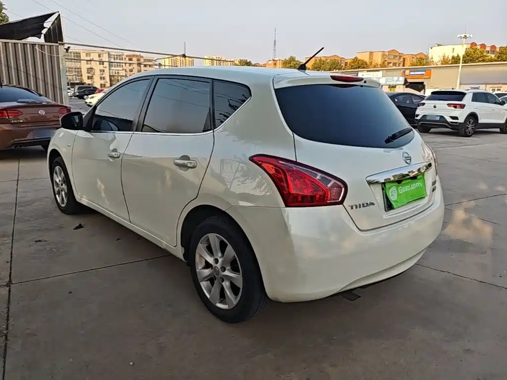 Nissan Tiida — миниатюра 5