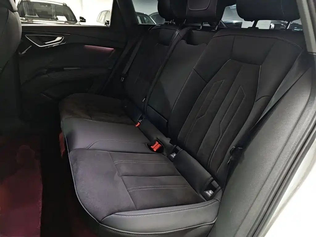 Audi Q4 e-tron — миниатюра 17