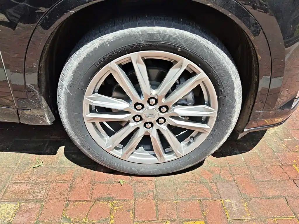 Cadillac XT6 — миниатюра 8