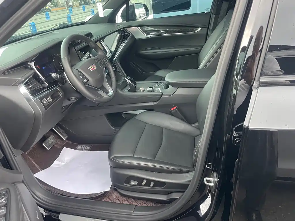 Cadillac XT6 — миниатюра 7