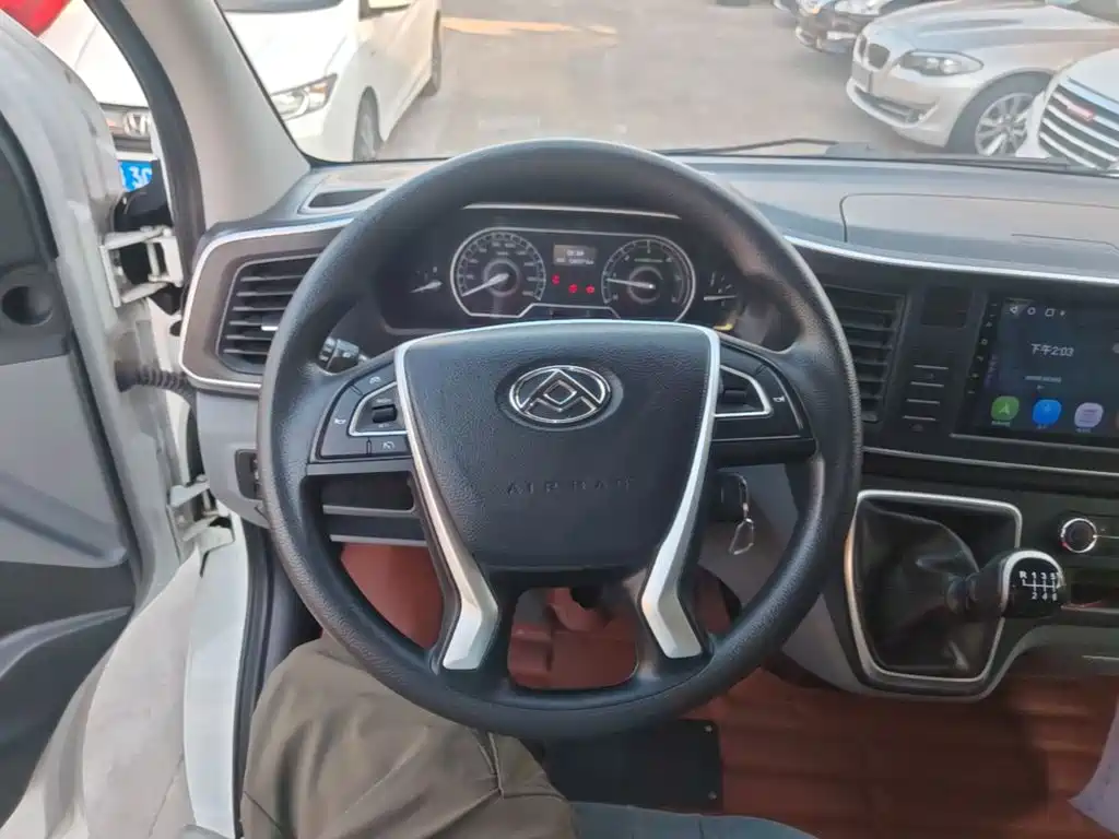 MAXUS V80 — миниатюра 11