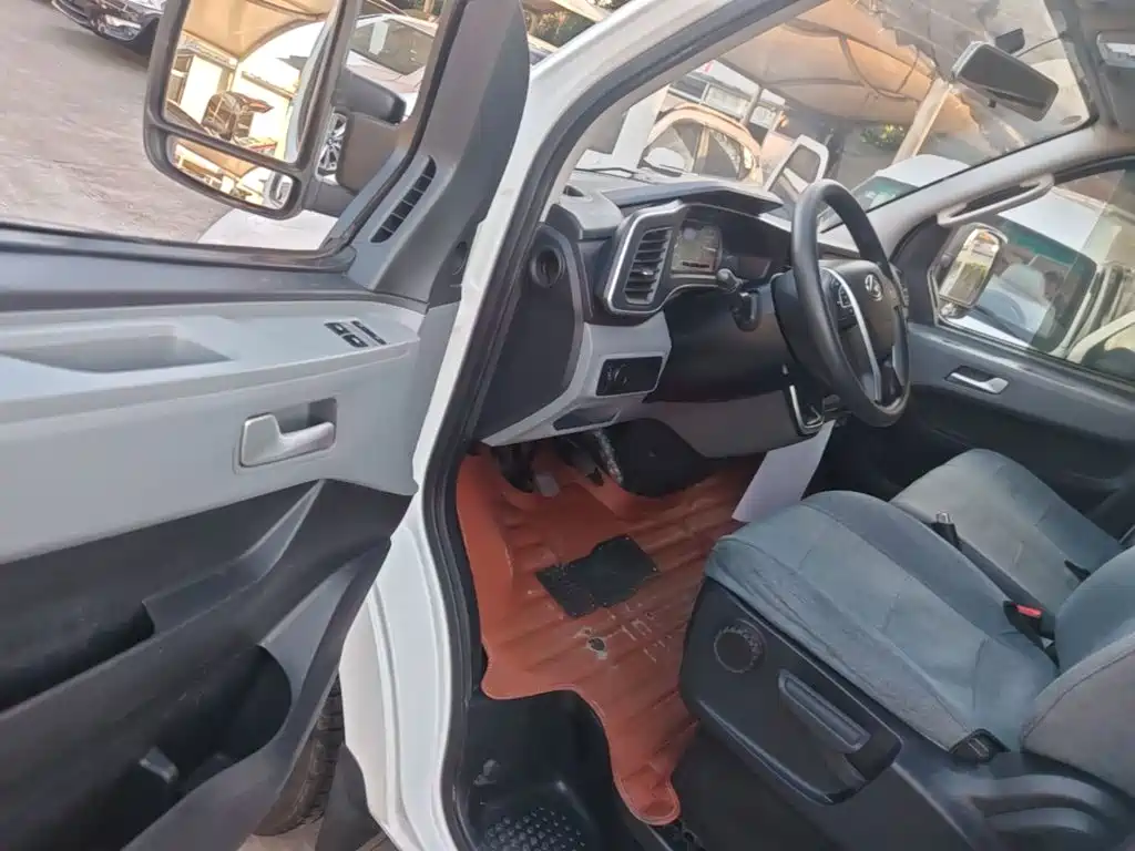 MAXUS V80 — миниатюра 16