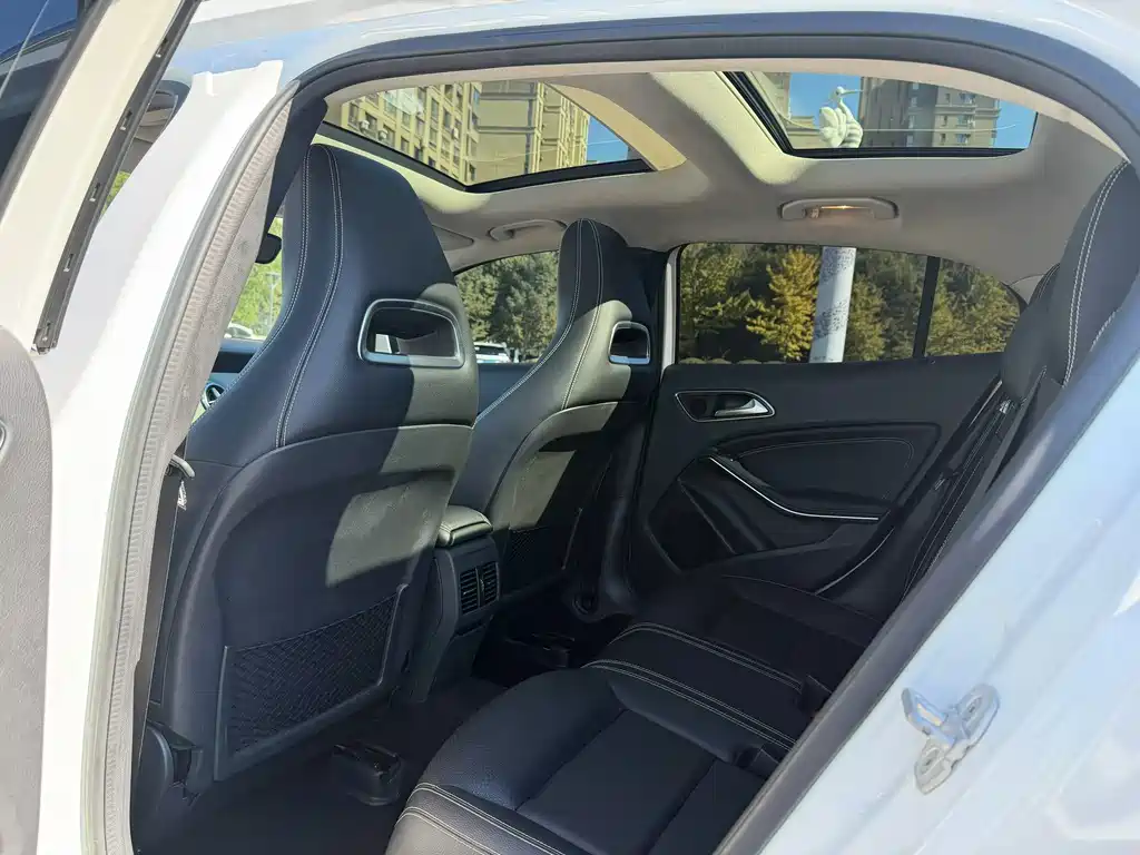 Mercedes-Benz GLA — миниатюра 6