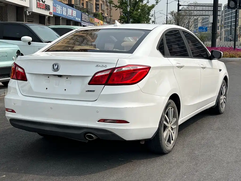 Changan Eado — миниатюра 4