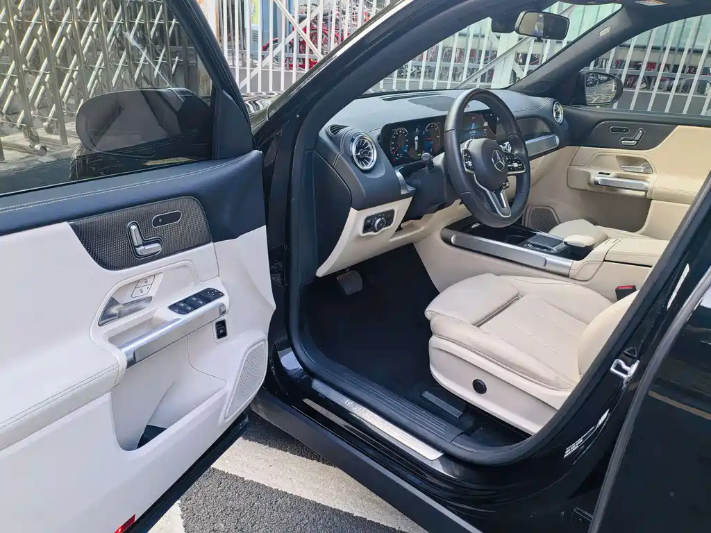 Mercedes-Benz EQB — миниатюра 6
