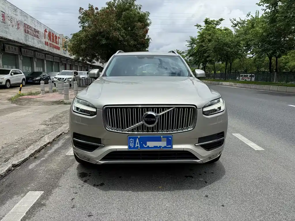 Volvo XC90 — миниатюра 2
