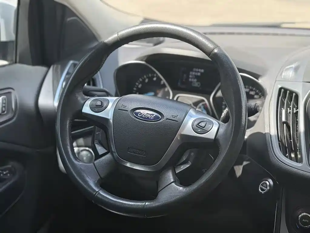 Ford Kuga — миниатюра 6