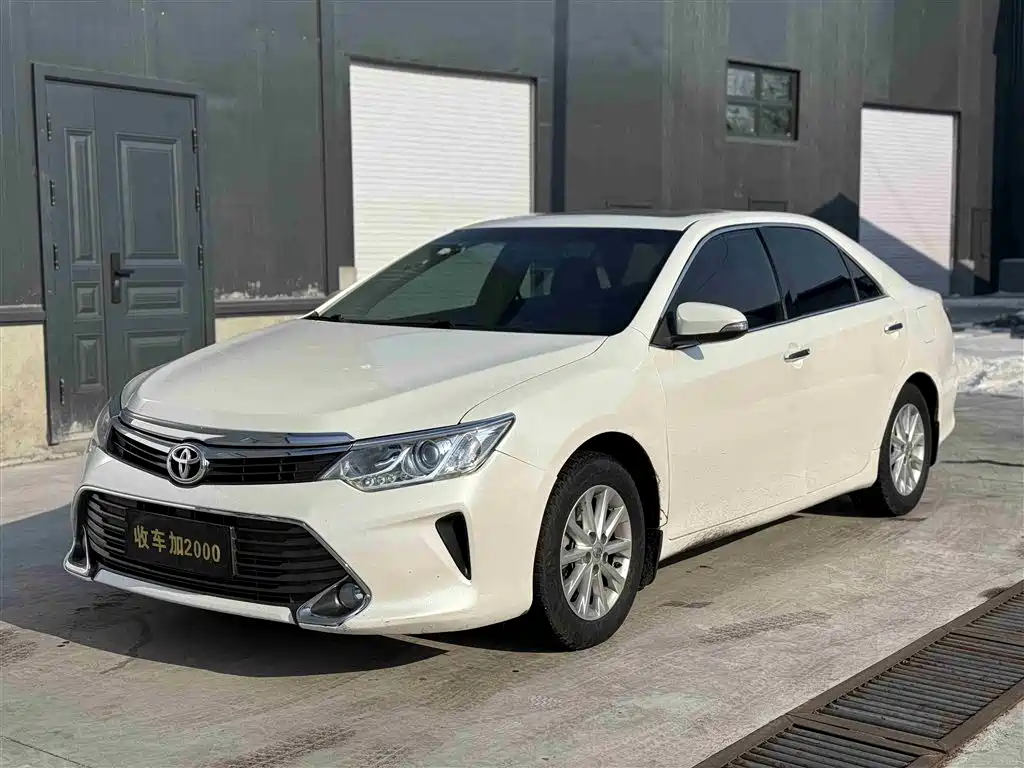 TOYOTA CAMRY