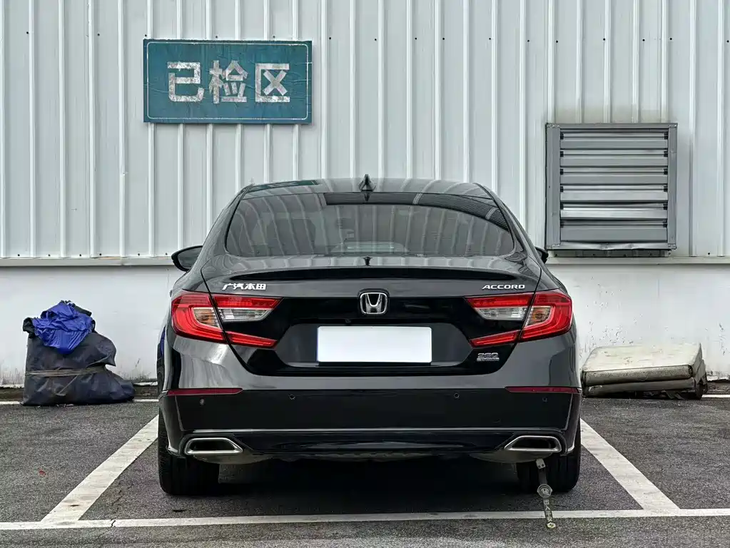 Honda Accord — миниатюра 8