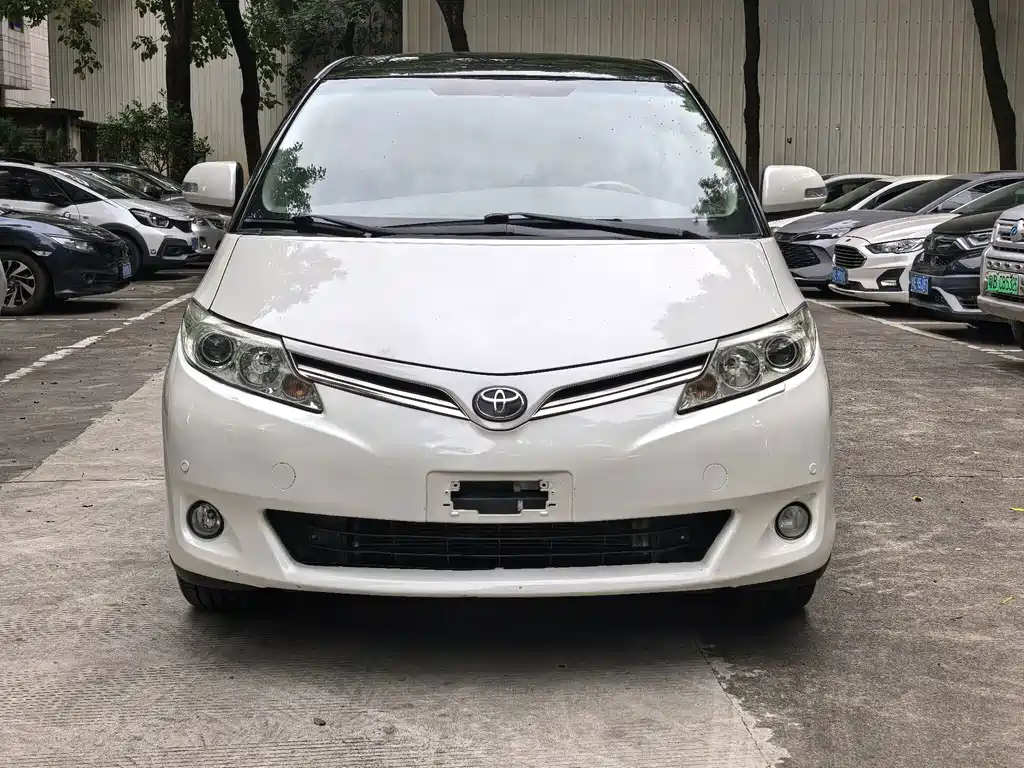 Toyota Previa — миниатюра 2
