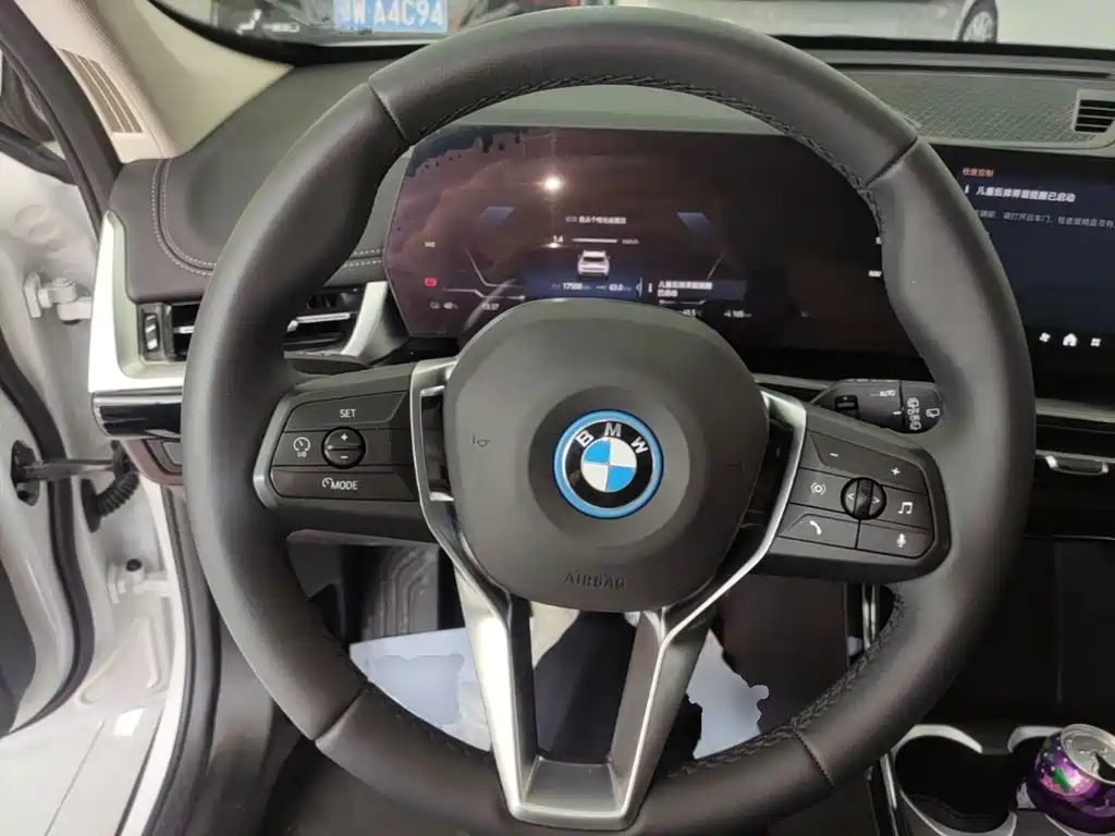 BMW iX1 — миниатюра 11