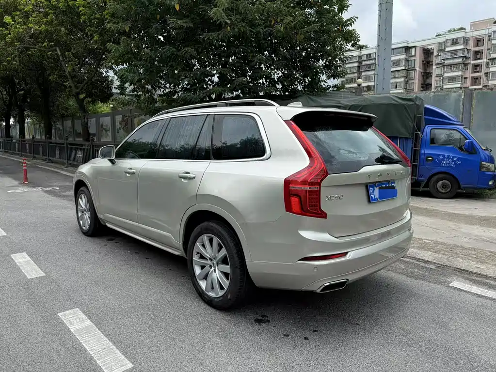 Volvo XC90 — миниатюра 4