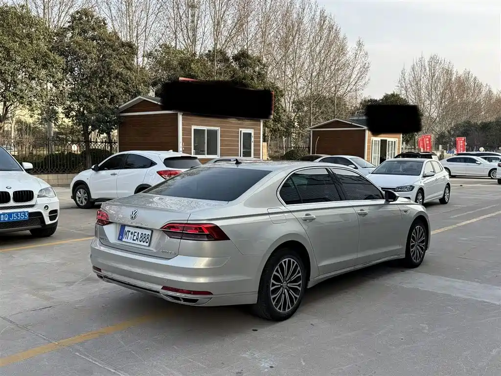 VOLKSWAGEN HUIANG