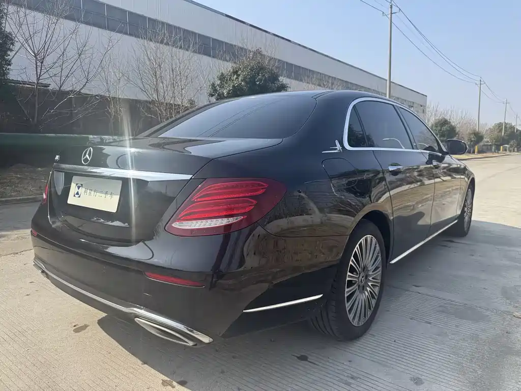 MERCEDES-BENZ E CLASS