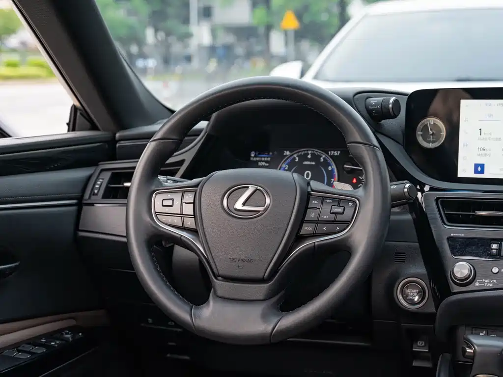 Lexus ES — миниатюра 14