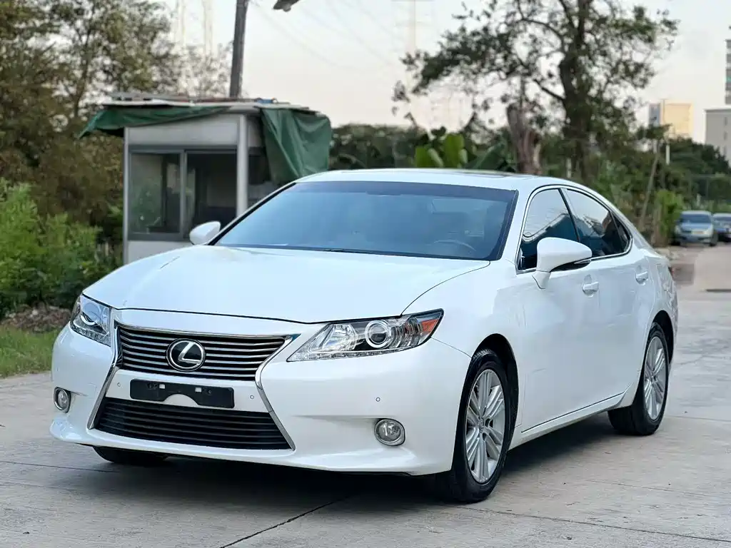 Lexus ES 2015