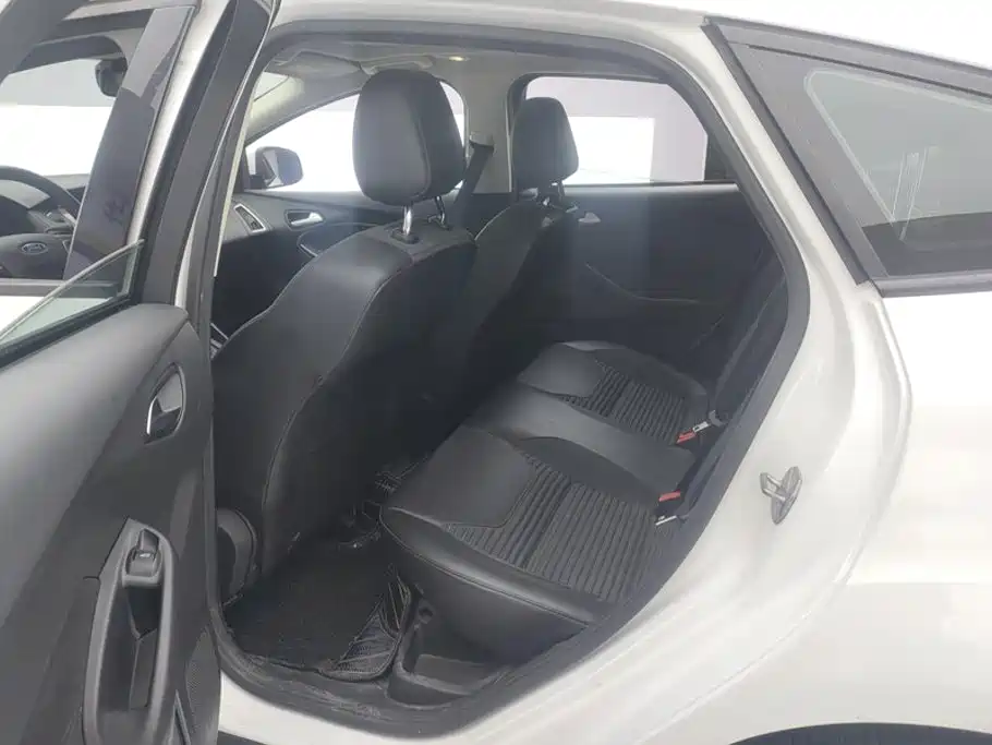 Ford Focus — миниатюра 11