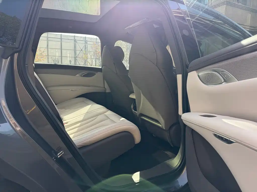 ZHIJI AUTOMOBILE ZHIJI LS7