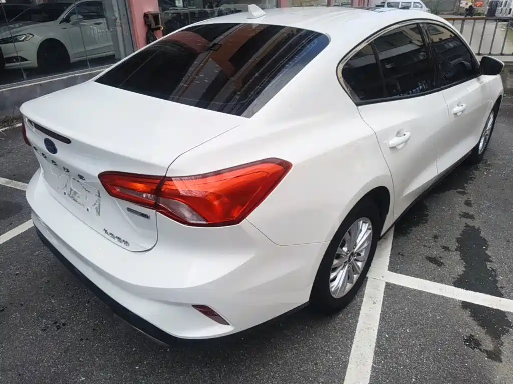 Ford Focus 2021 EcoBoost 180 AT