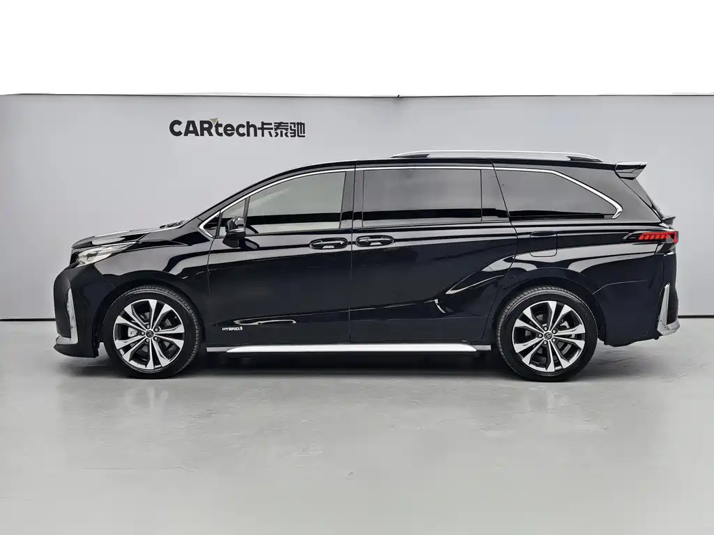 Toyota Sienna — миниатюра 3