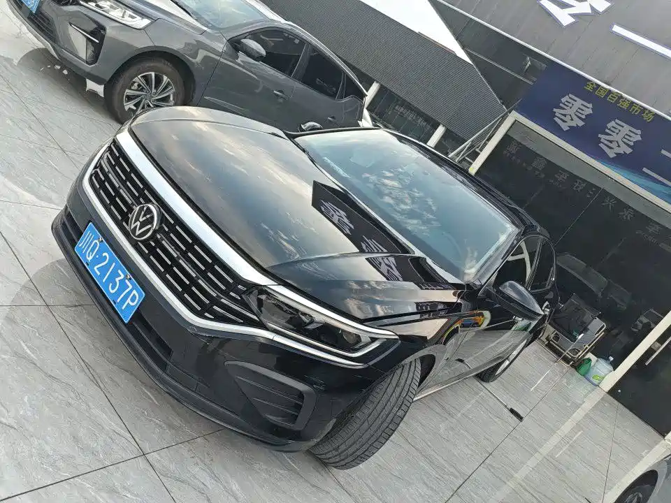 Volkswagen Passat 2022