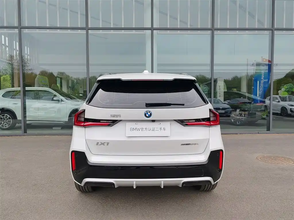 BMW iX1 2025 eDrive25L M Sport