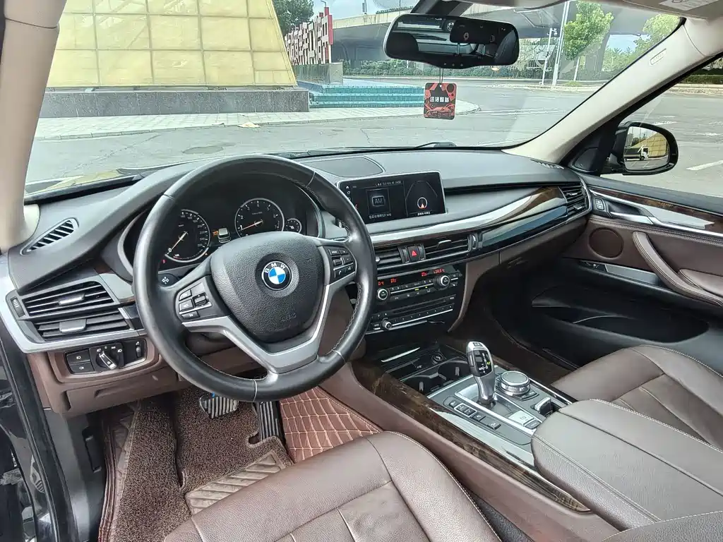 BMW X5 (Import) — миниатюра 6