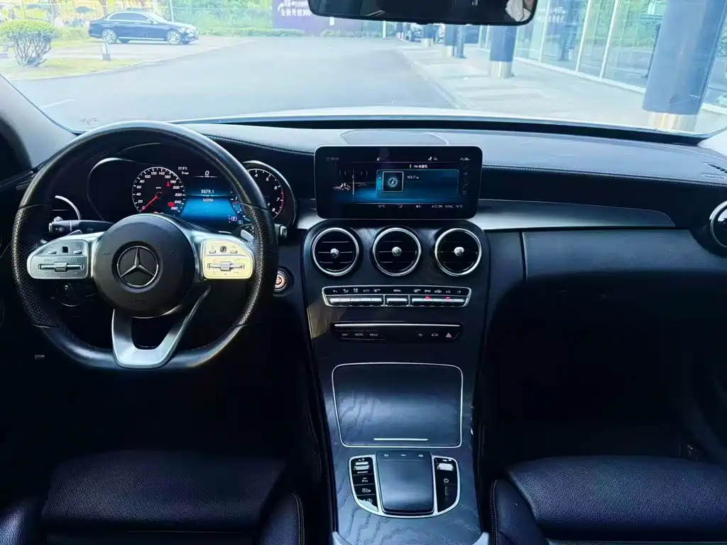 Mercedes-Benz C-Class — миниатюра 6