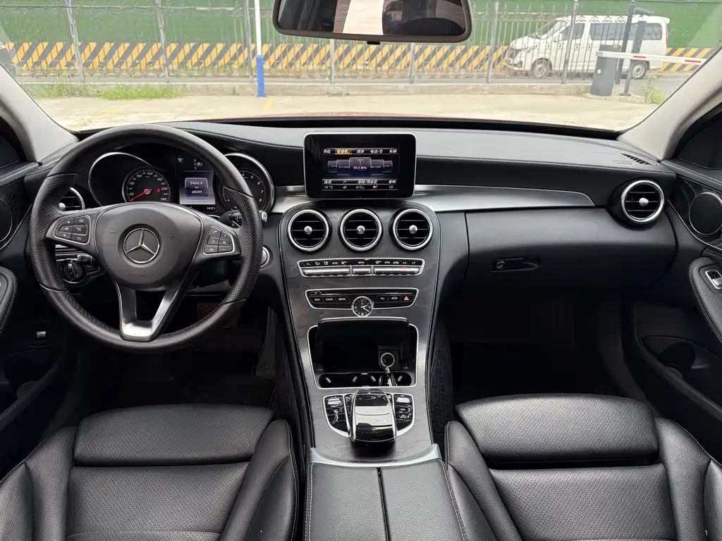 Mercedes-Benz C-Class — миниатюра 5