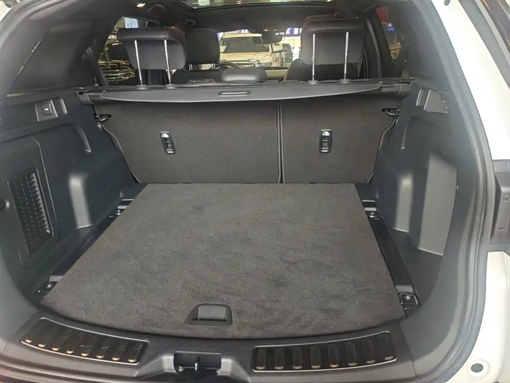 Land Rover Discovery Sport — миниатюра 19