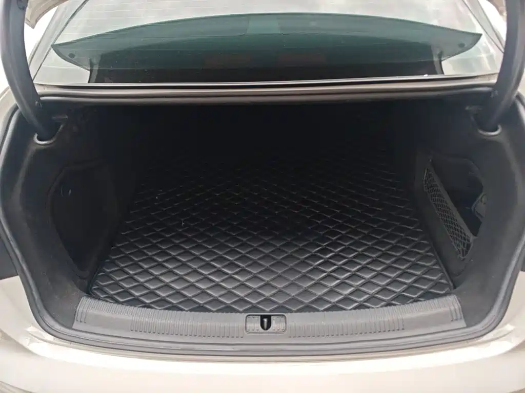 Audi A4L — миниатюра 19