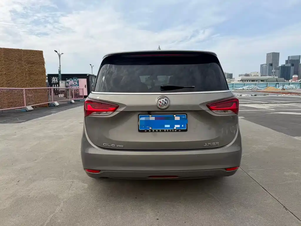 Buick GL6 2018 18T 6 мест Luxury