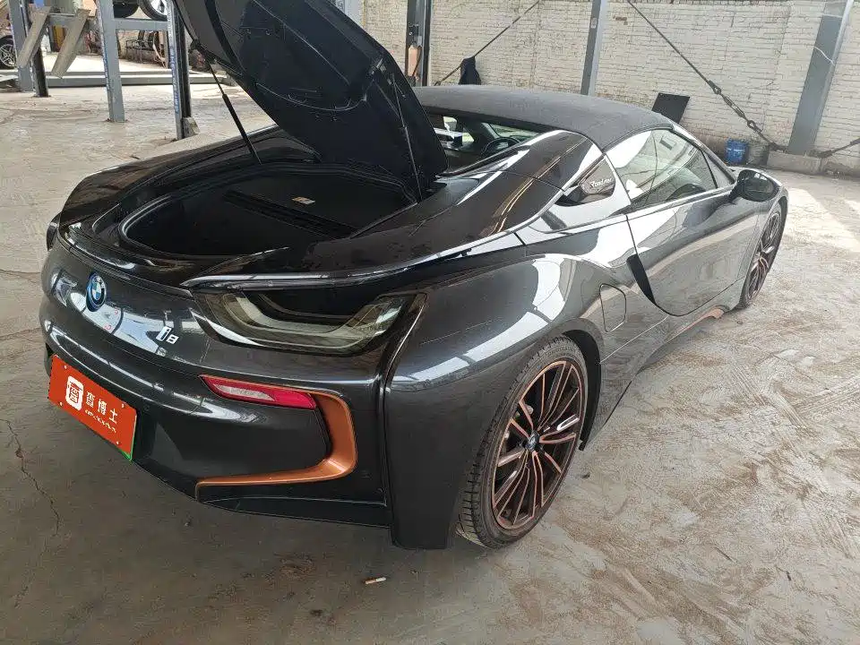 BMW i8