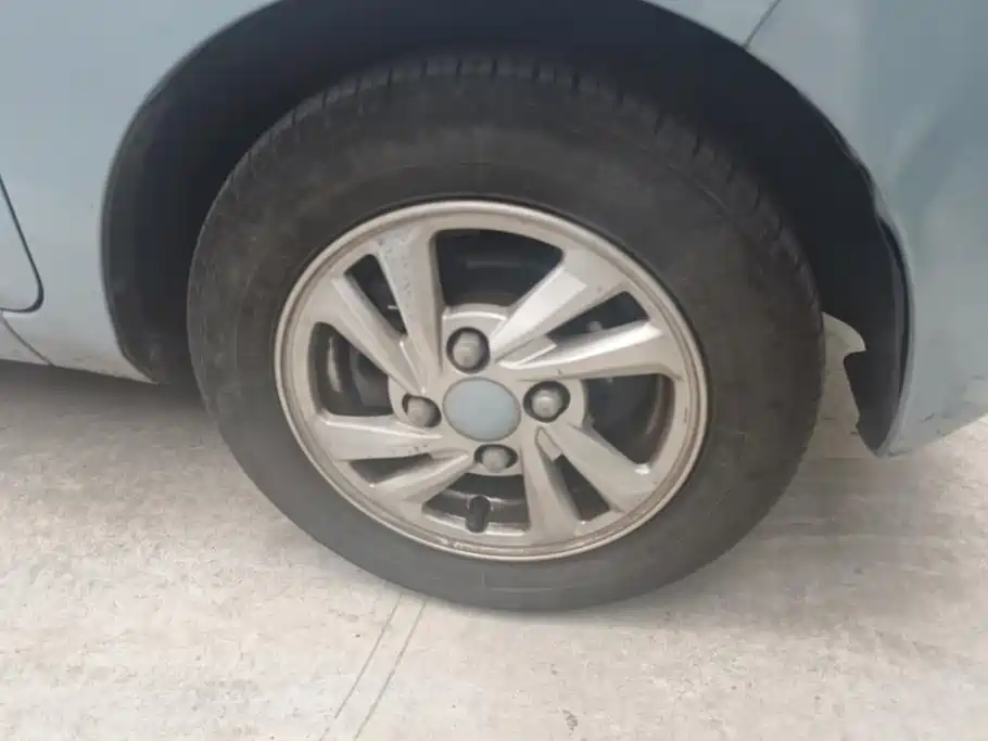 Wuling MINIEV — миниатюра 6