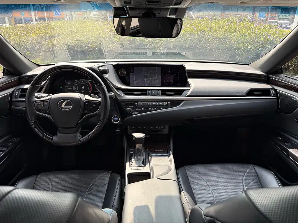 Lexus ES 2018 300h Executive V