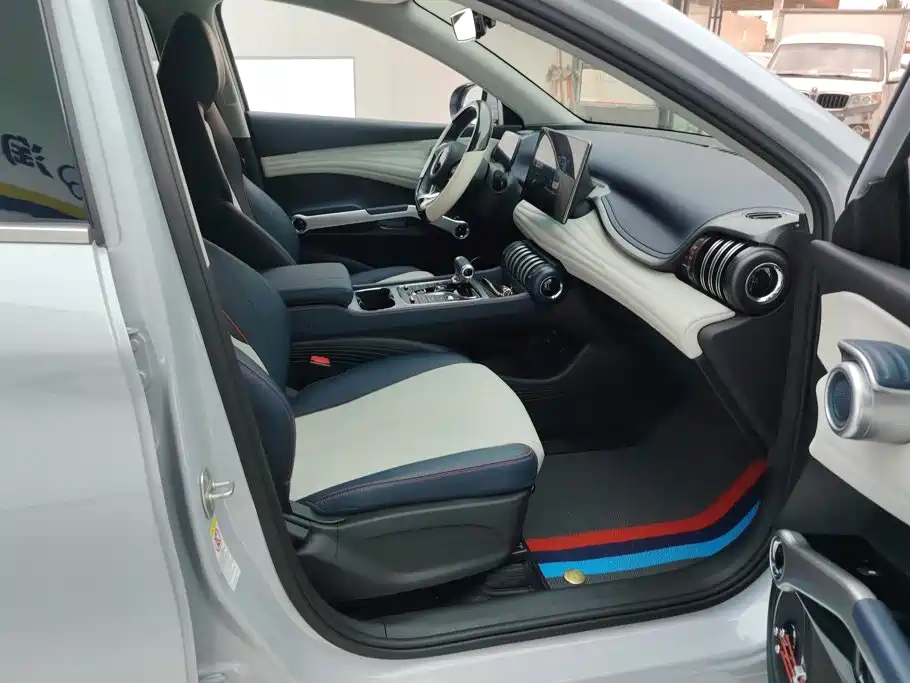 BYD Yuan Plus — миниатюра 8
