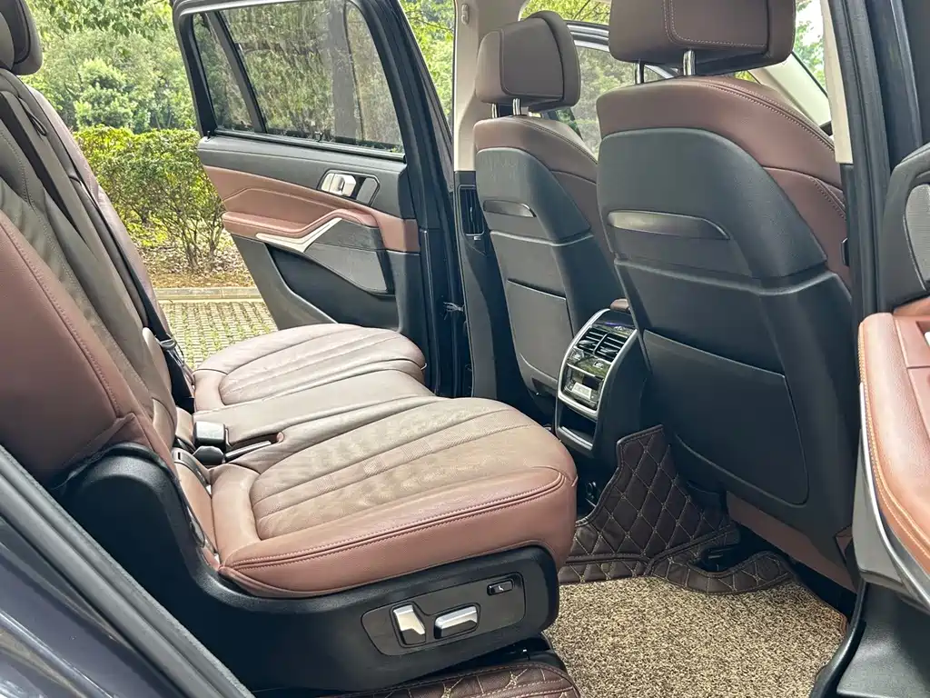 BMW X7 — миниатюра 17
