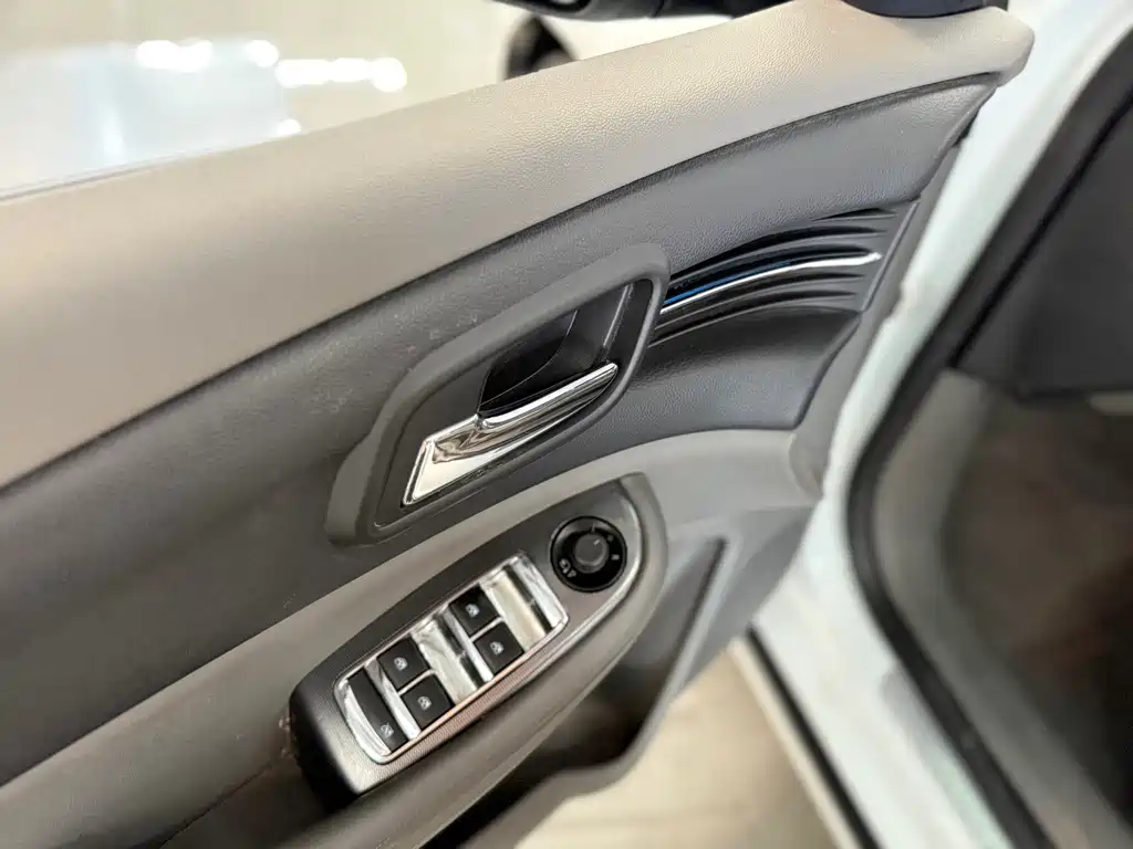Chevrolet Malibu — миниатюра 2
