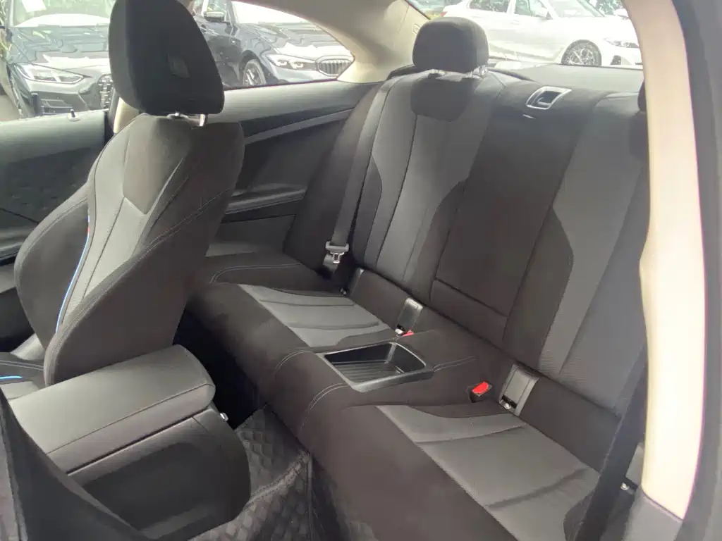 BMW 2 Series (Import) — миниатюра 7